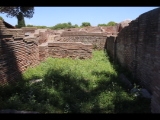 07952 ostia - regio v - insula ii - domus del protiro (v,ii,4-5) - raeume (4) - (5) - bli ri osten - 06-2024.jpg